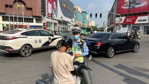 鄭州交警四支隊輔警穆伊光：?努力的人總是會發(fā)光